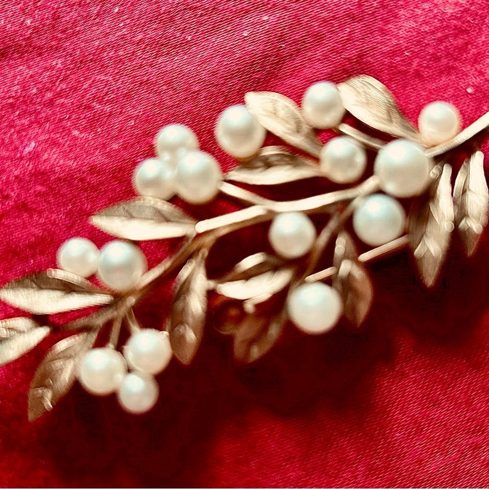 Trifari Pearl Brooche
